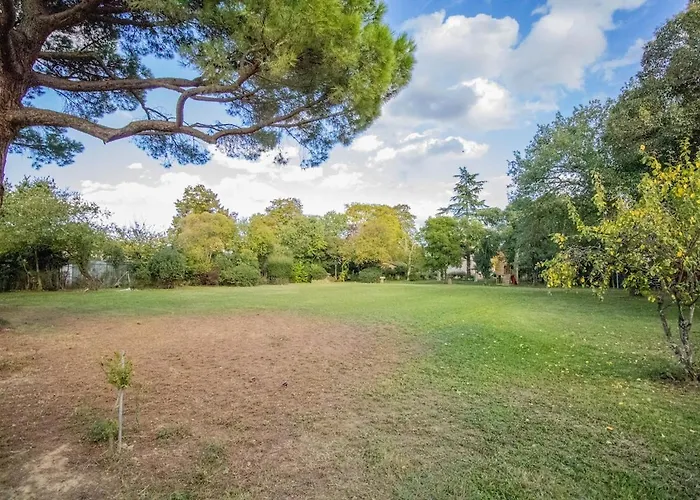 Maison De Maitre Et Son Parc